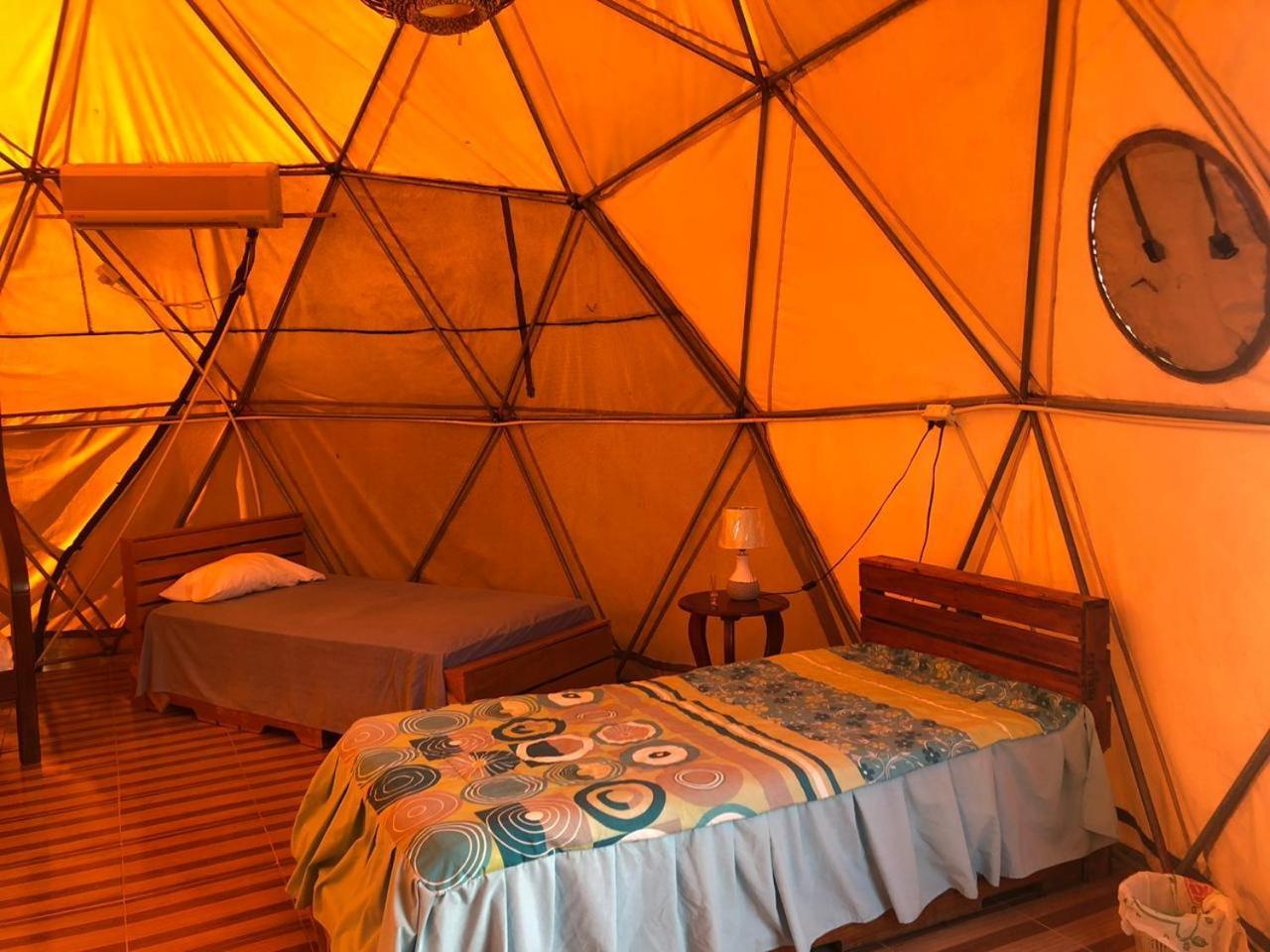 فندق Nativa Whale Domes Puerto López المظهر الخارجي الصورة